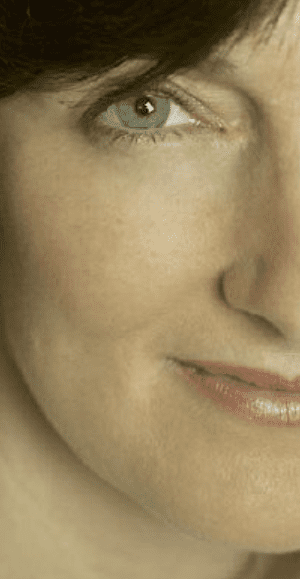 Mujer sin arrugas después de modificar en ejercicio quitar arrugas de un rostro con Gimp
