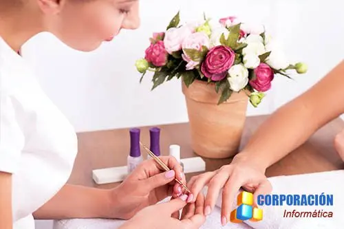 Curso online estilista de manos y pies